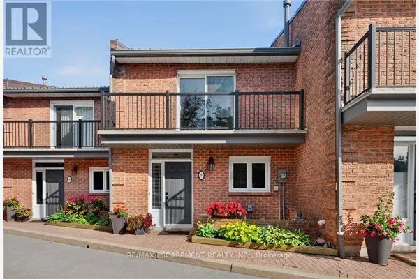 8 - 2136 OLD LAKESHORE ROAD