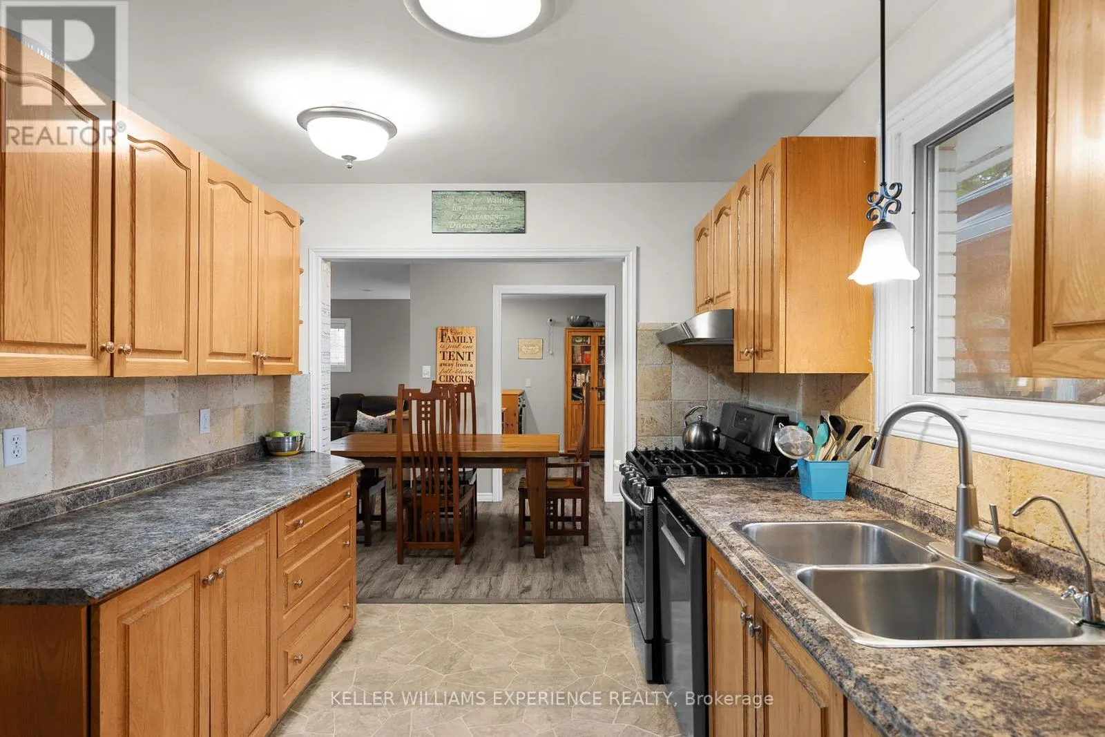 27 RUSTIC CRESCENT