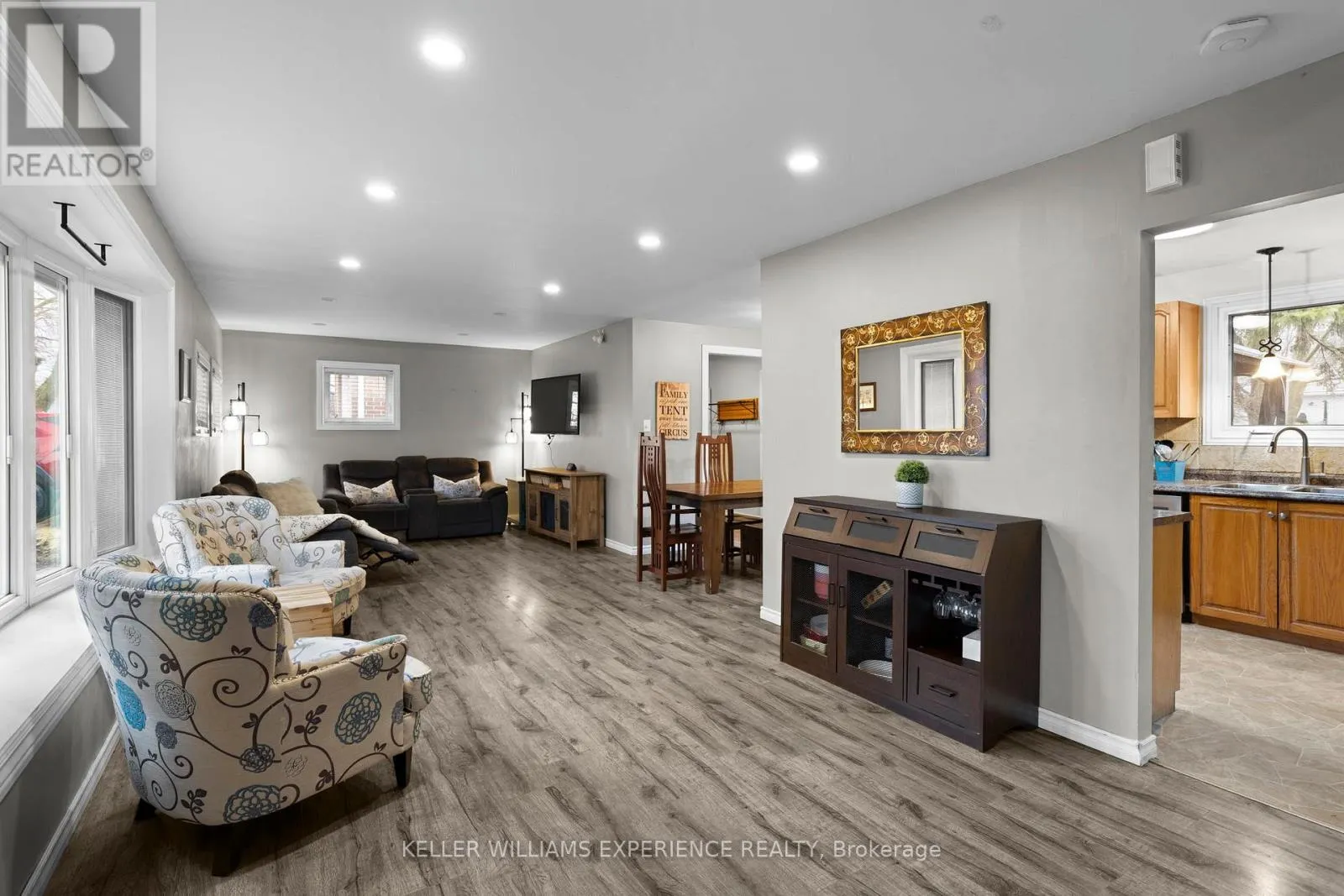 27 RUSTIC CRESCENT