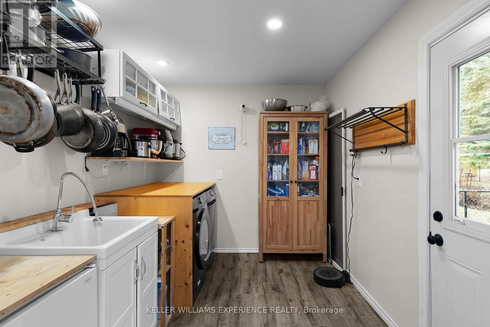 27 RUSTIC CRESCENT