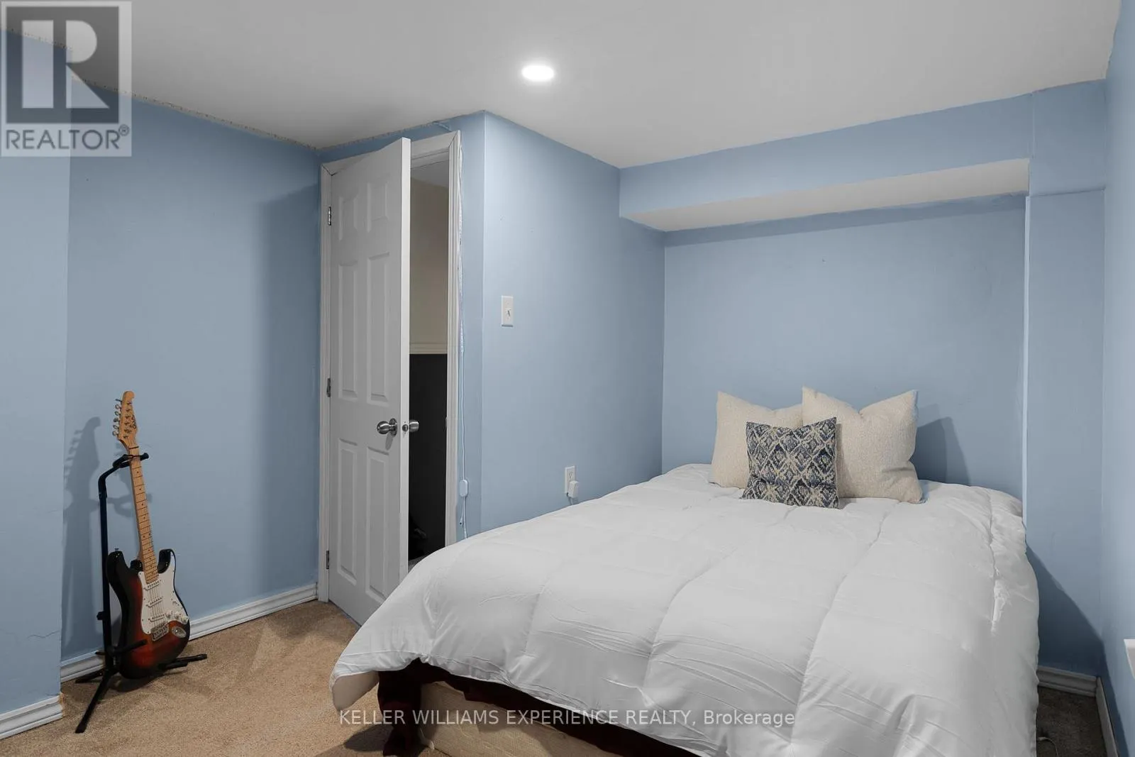 27 RUSTIC CRESCENT