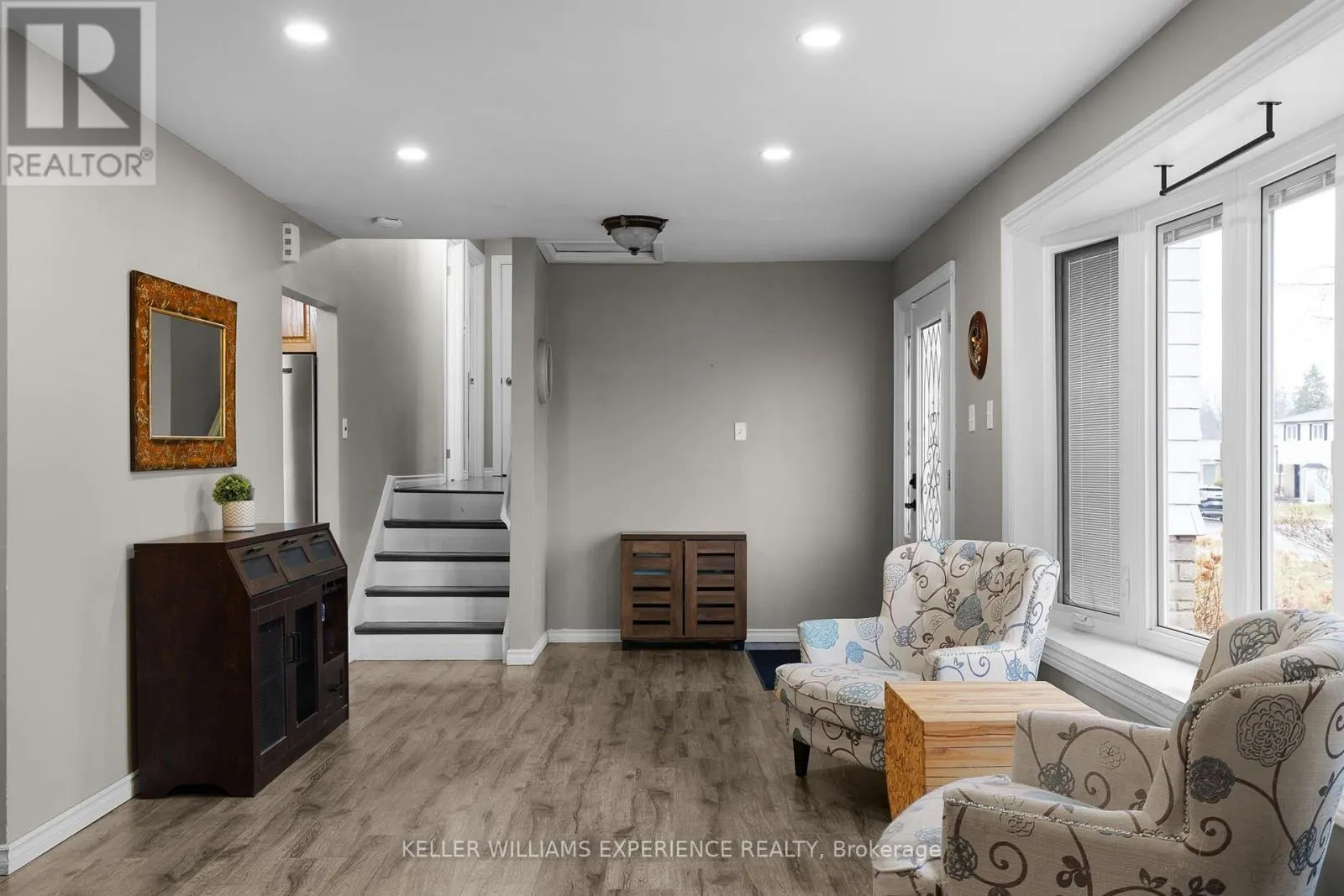 27 RUSTIC CRESCENT