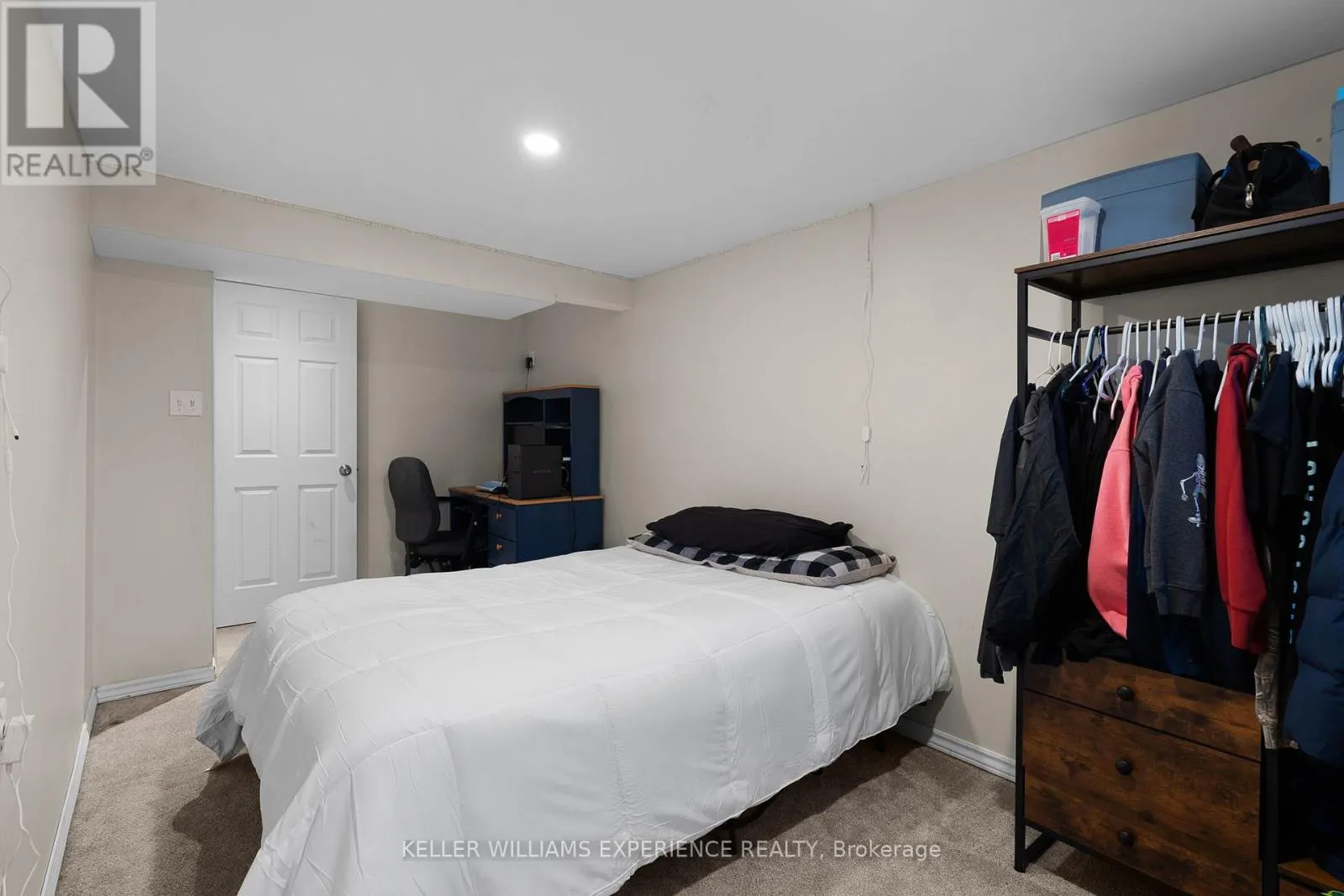 27 RUSTIC CRESCENT