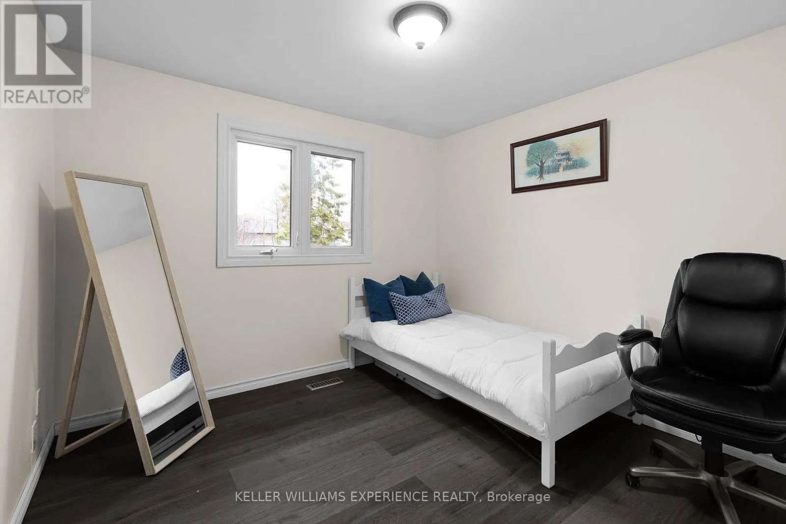 27 RUSTIC CRESCENT