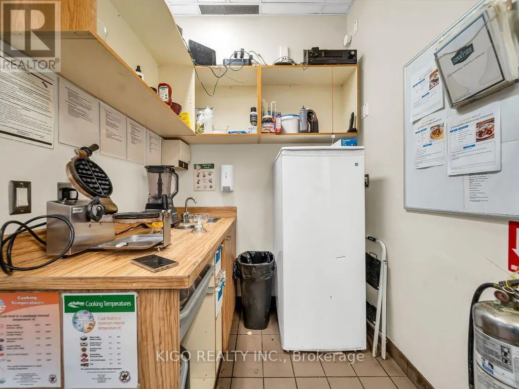 3 - 2501 PRINCE MICHAEL DRIVE