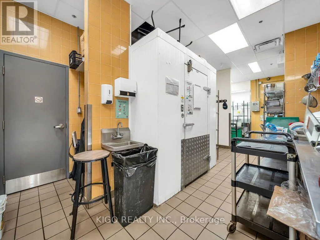 3 - 2501 PRINCE MICHAEL DRIVE