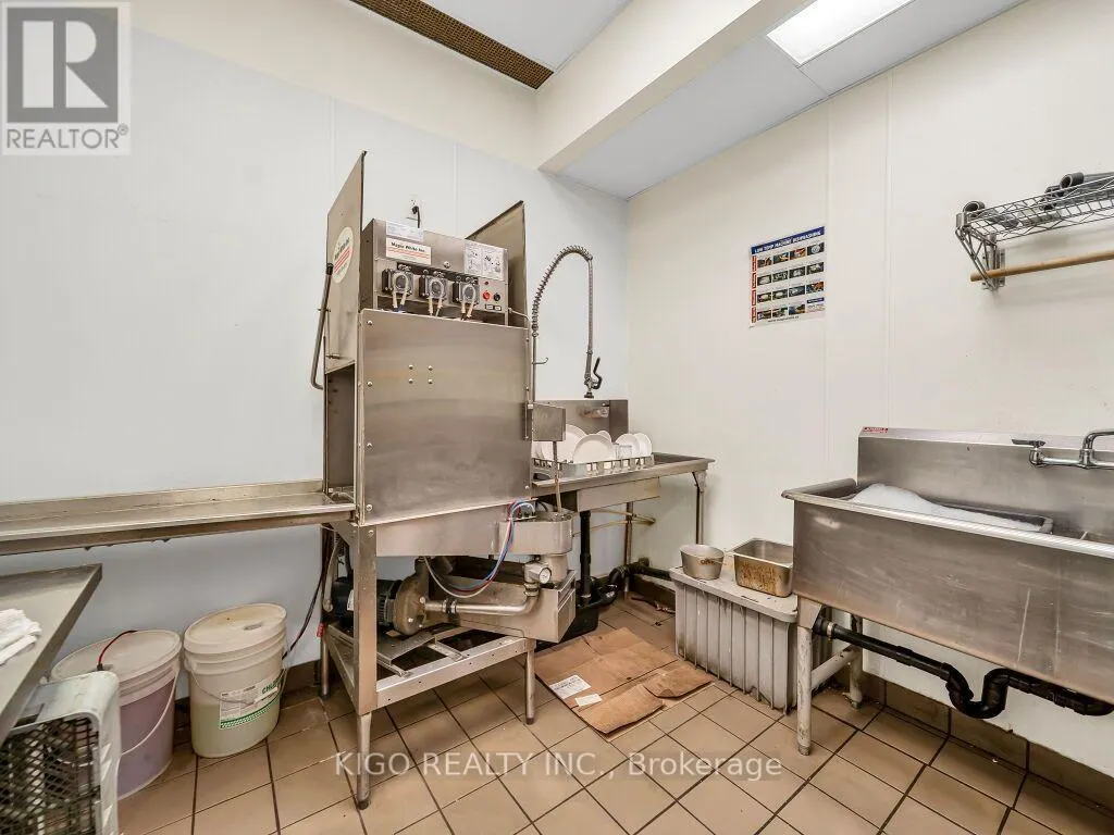 3 - 2501 PRINCE MICHAEL DRIVE