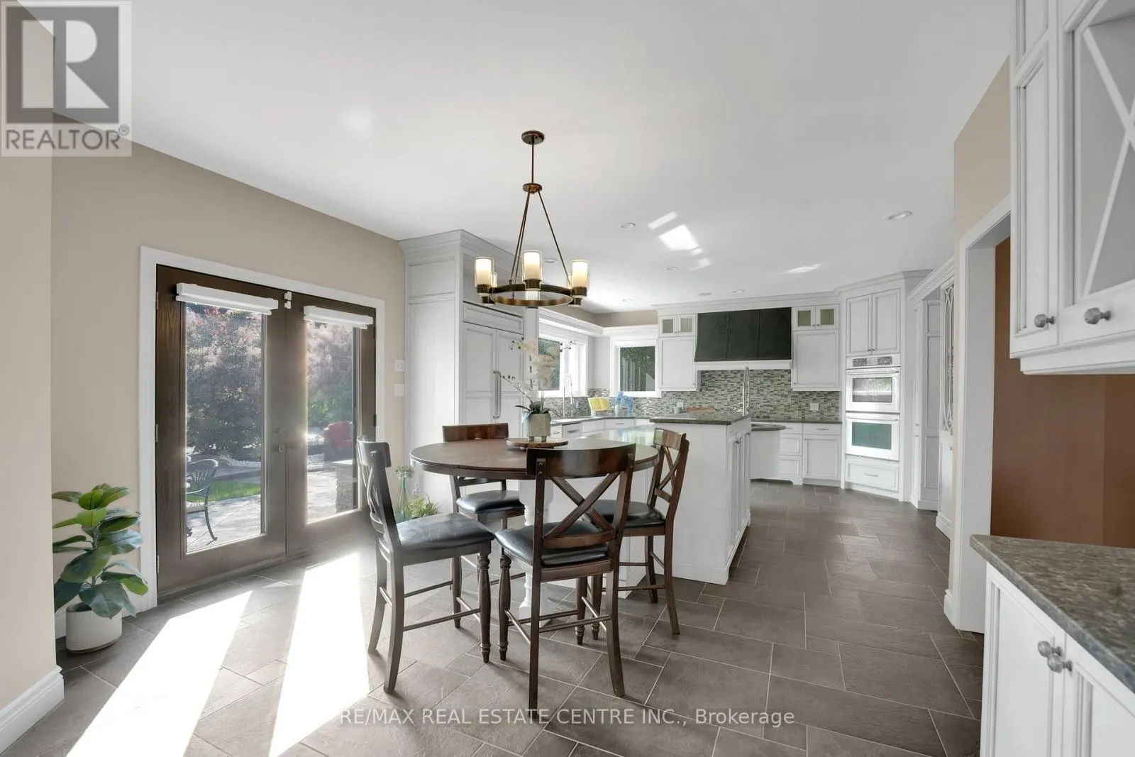 11135 MENZIES COURT