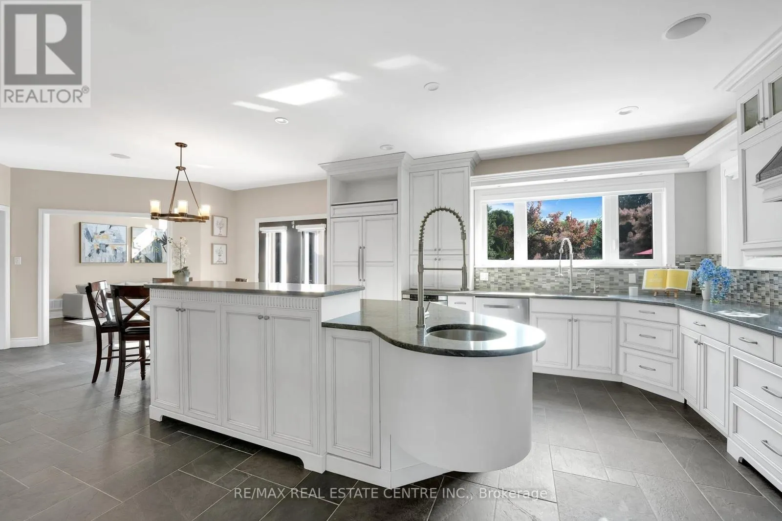 11135 MENZIES COURT