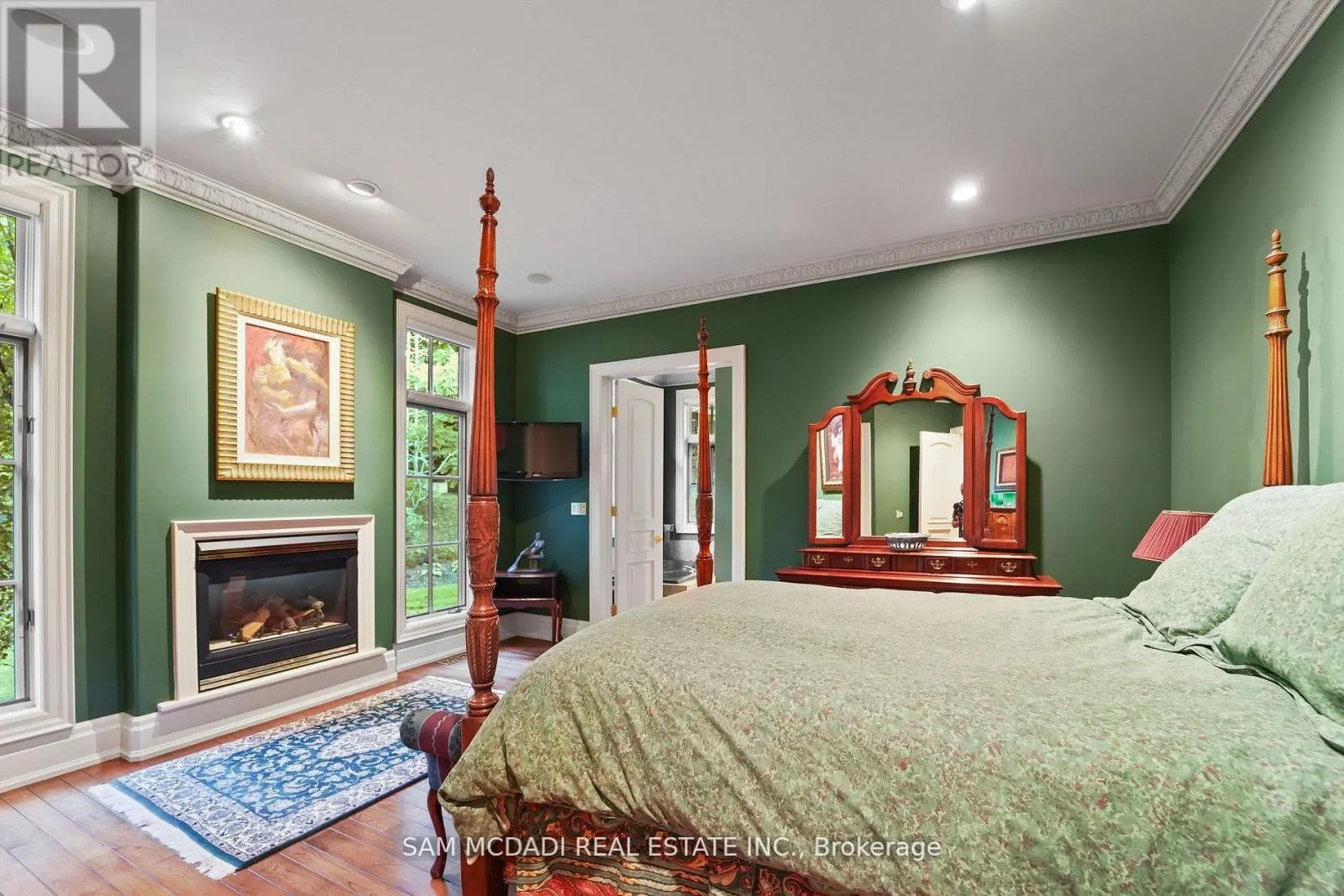 10140 PINEVIEW TRAIL