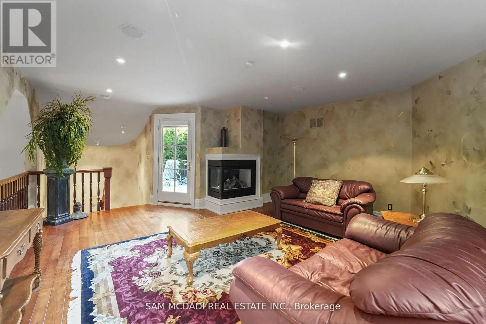 10140 PINEVIEW TRAIL