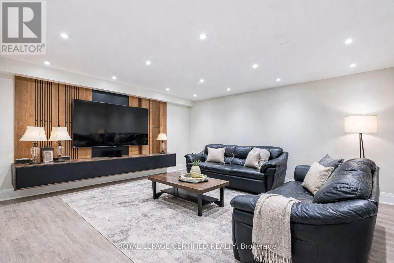 3081 GRENVILLE DRIVE