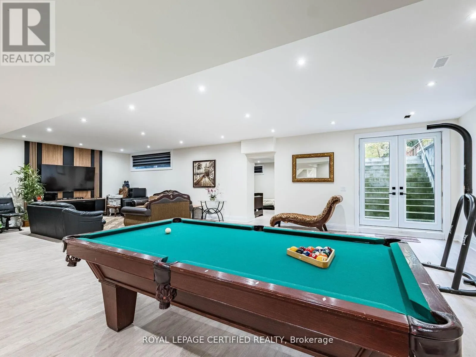 3081 GRENVILLE DRIVE