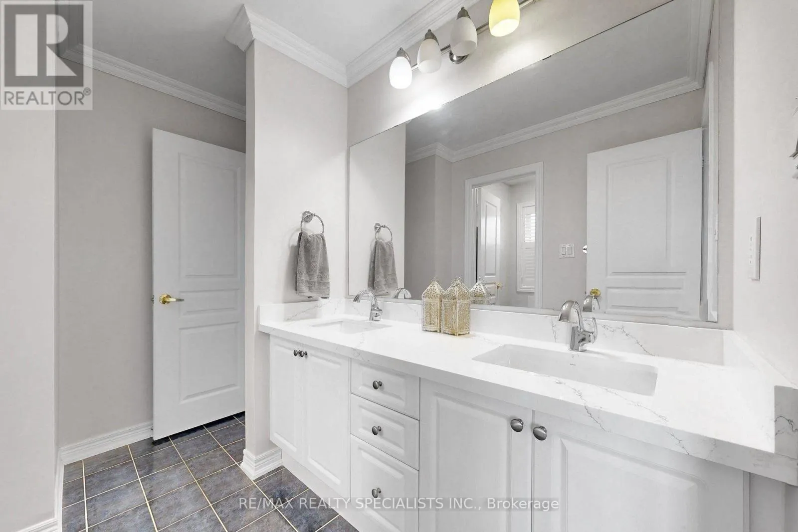 1239 FOX CRESCENT
