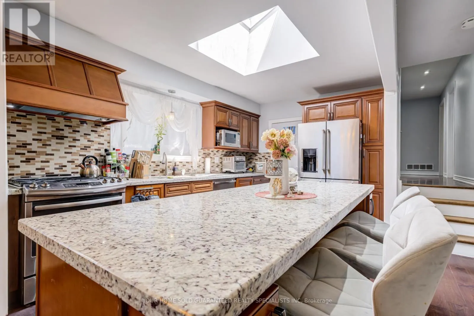 5 HALLOW CRESCENT