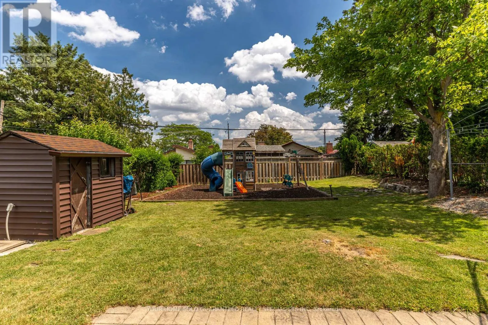 5 HALLOW CRESCENT