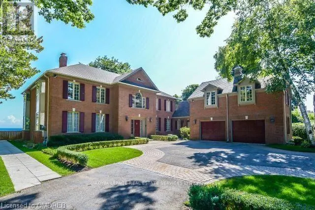16 ENNISCLARE DRIVE W
