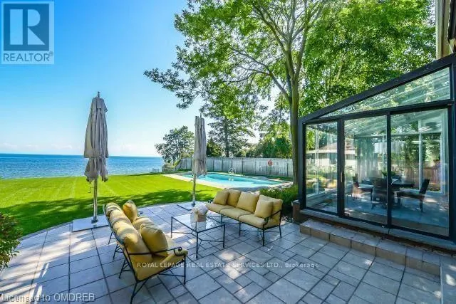 16 ENNISCLARE DRIVE W