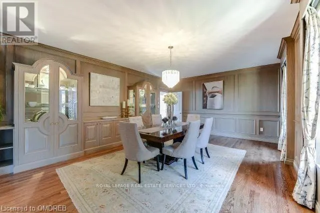 16 ENNISCLARE DRIVE W