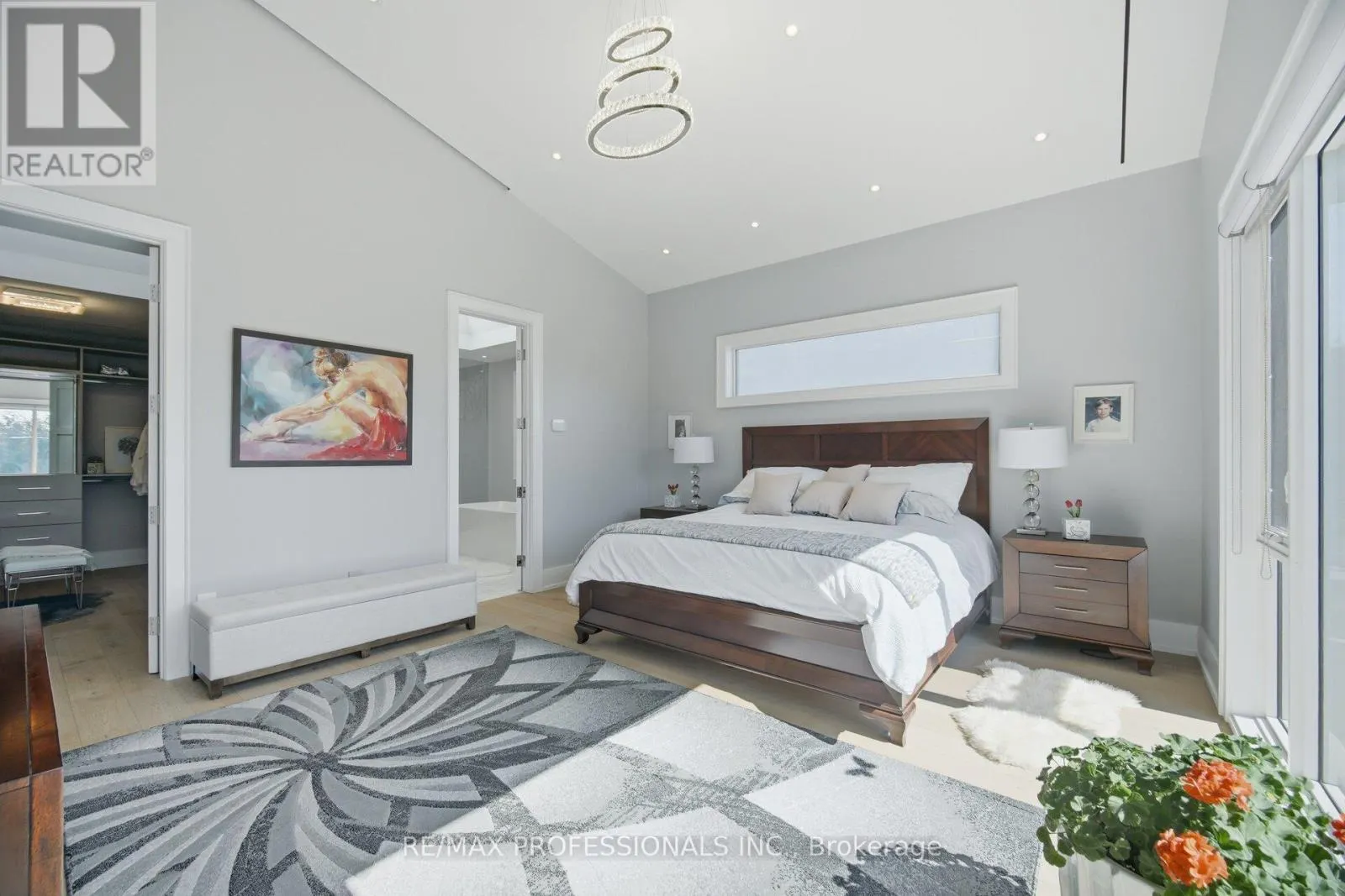 466 THE KINGSWAY