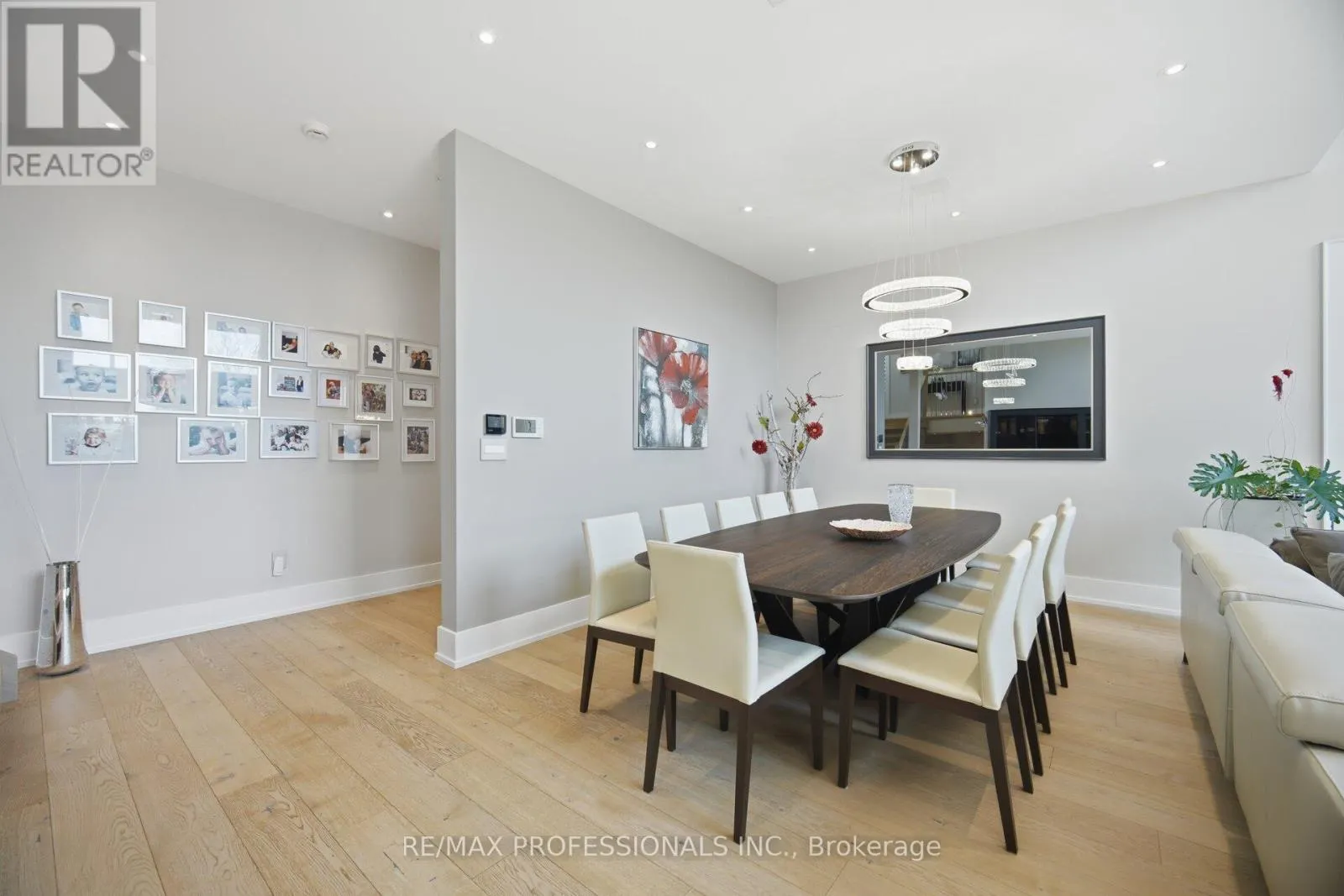 466 THE KINGSWAY