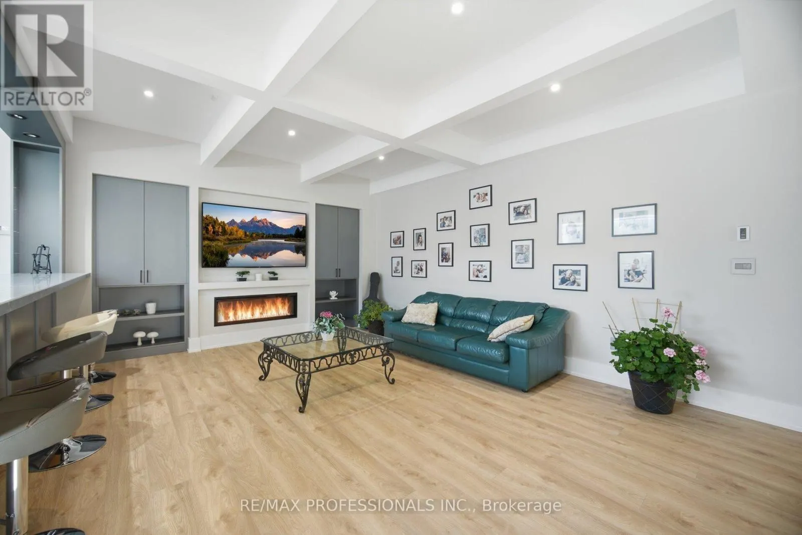 466 THE KINGSWAY