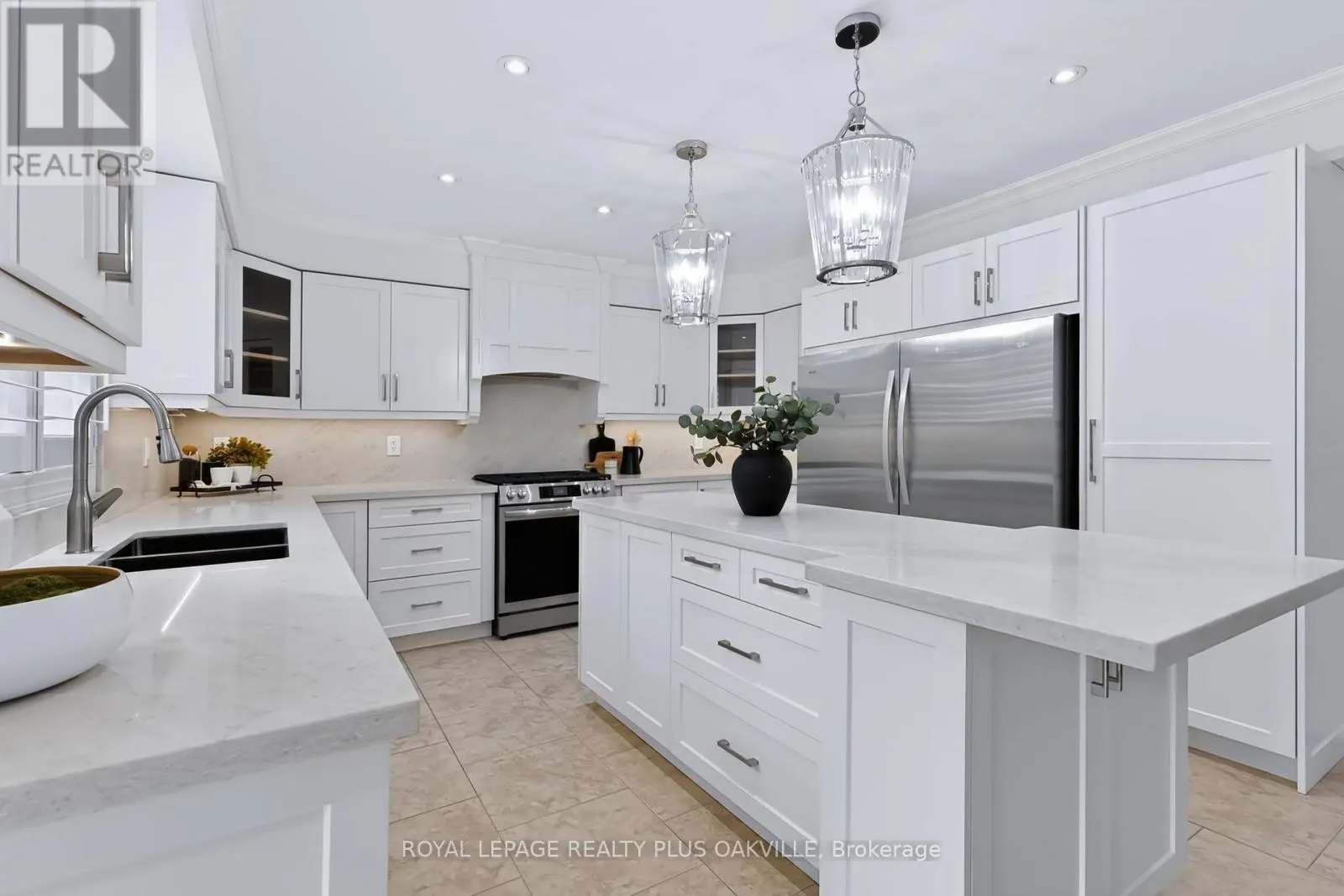 2097 INNKEEPER COURT