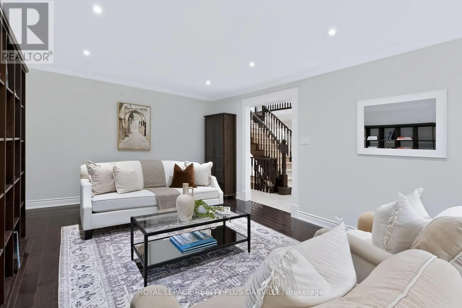 2097 INNKEEPER COURT