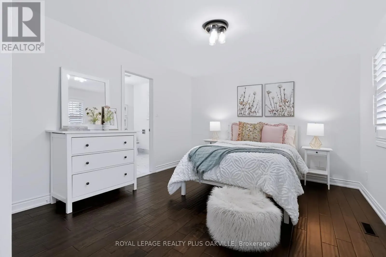 2097 INNKEEPER COURT