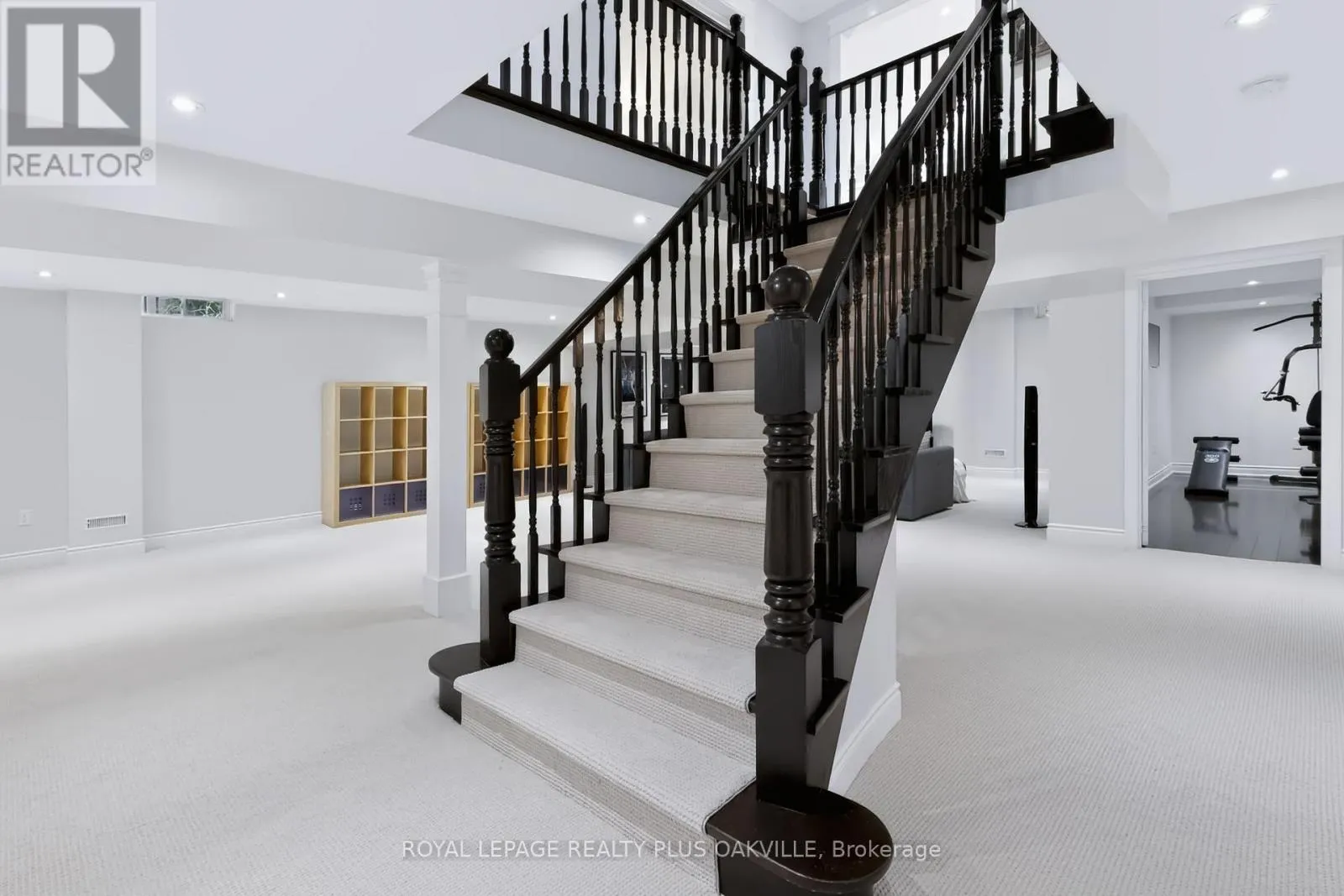 2097 INNKEEPER COURT