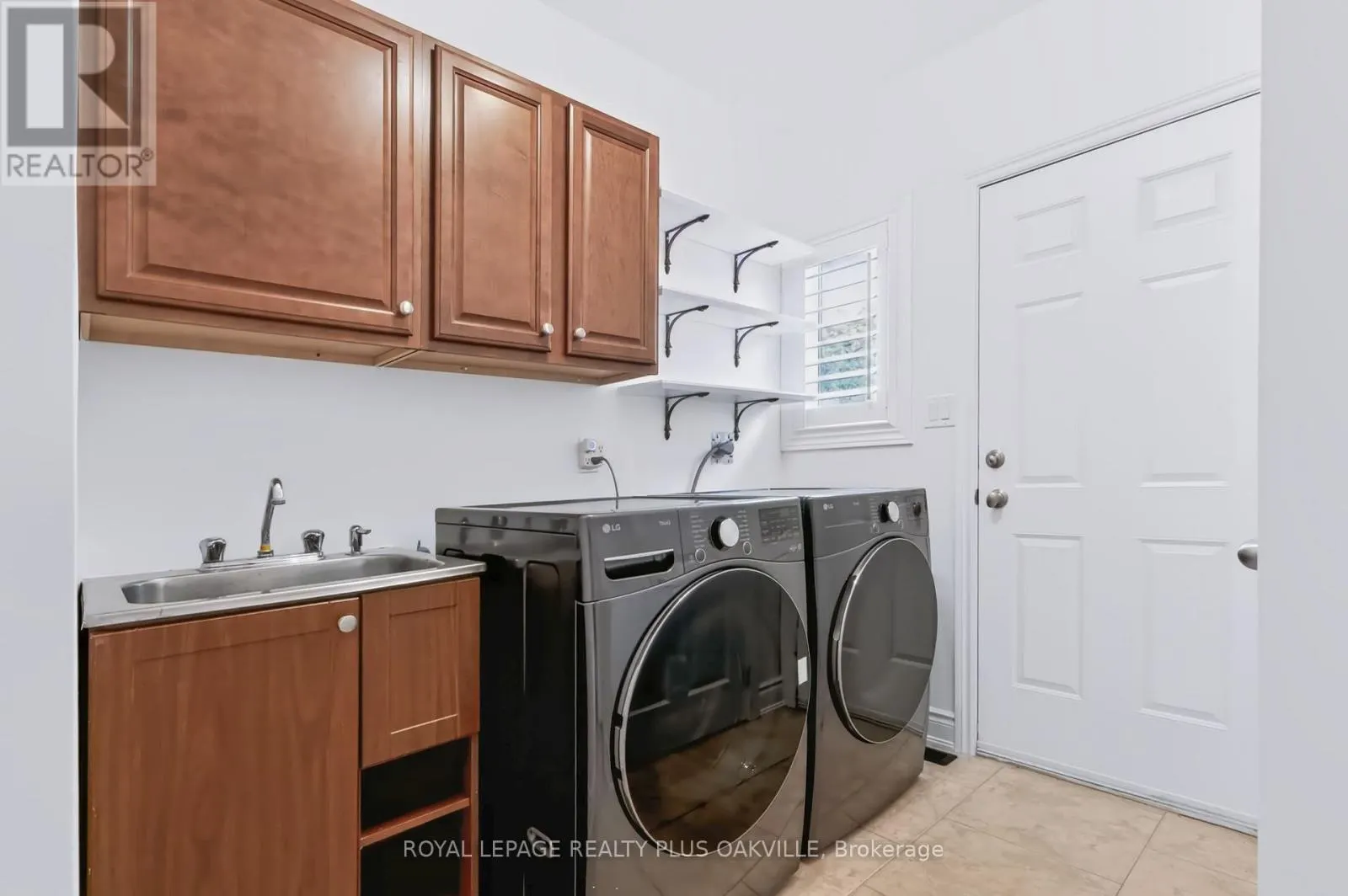 2097 INNKEEPER COURT