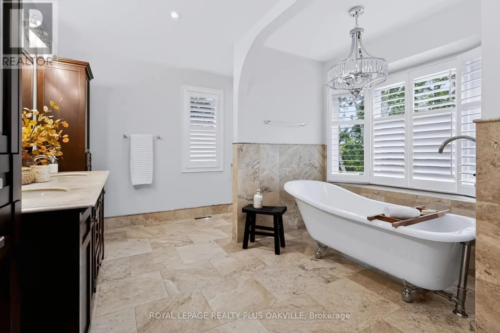 2097 INNKEEPER COURT