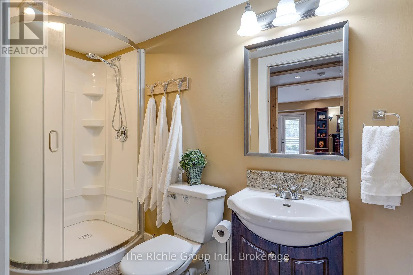 143 GREEN LAKE ROAD W