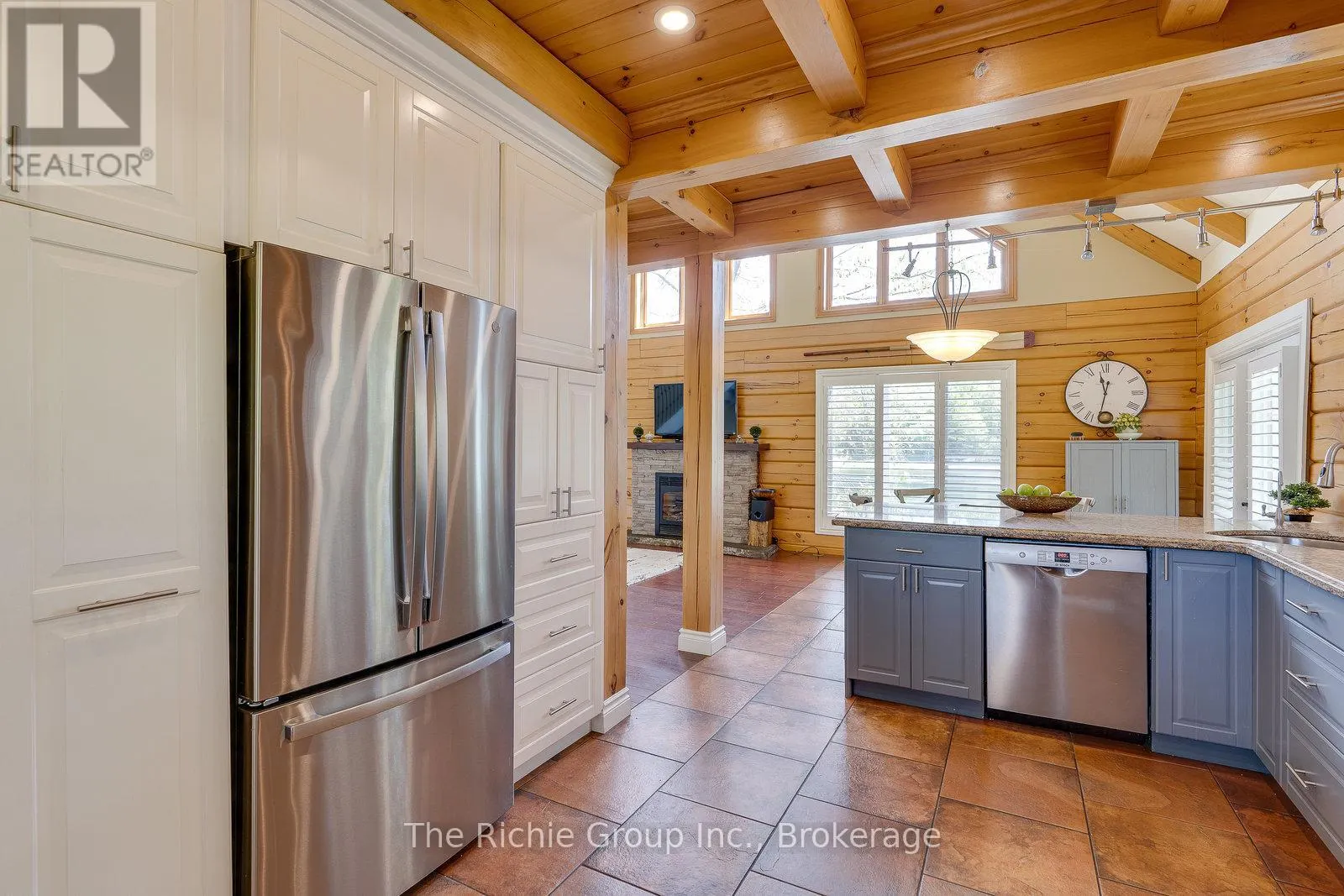 143 GREEN LAKE ROAD W
