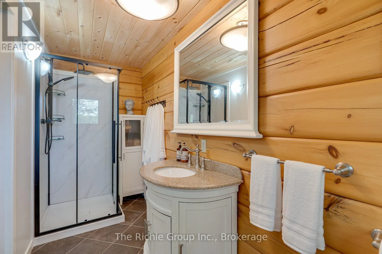 143 GREEN LAKE ROAD W