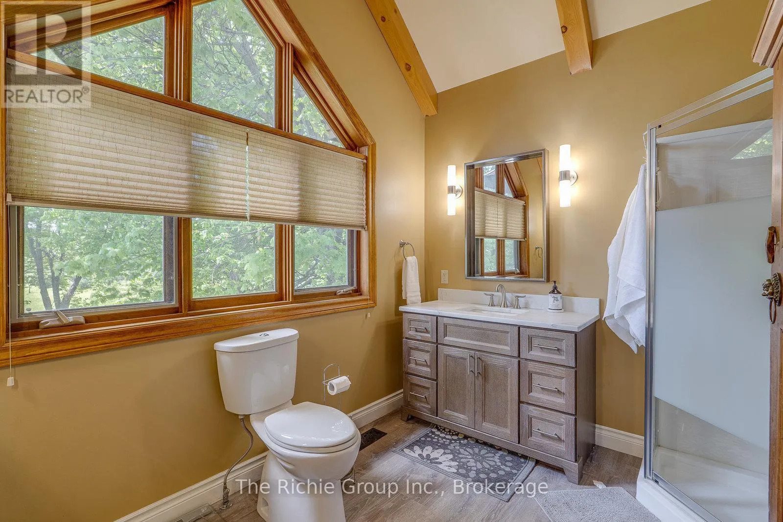 143 GREEN LAKE ROAD W