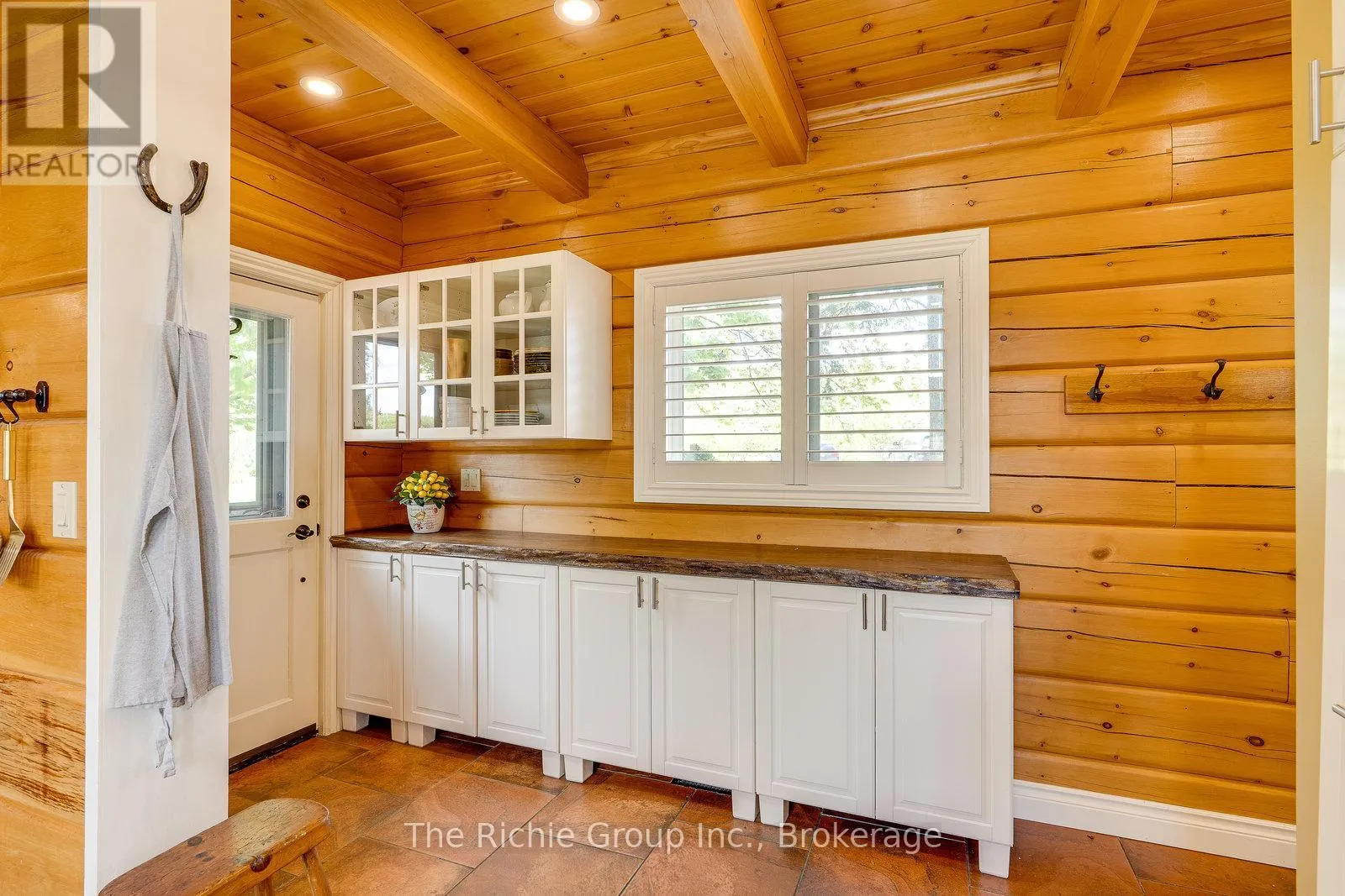 143 GREEN LAKE ROAD W