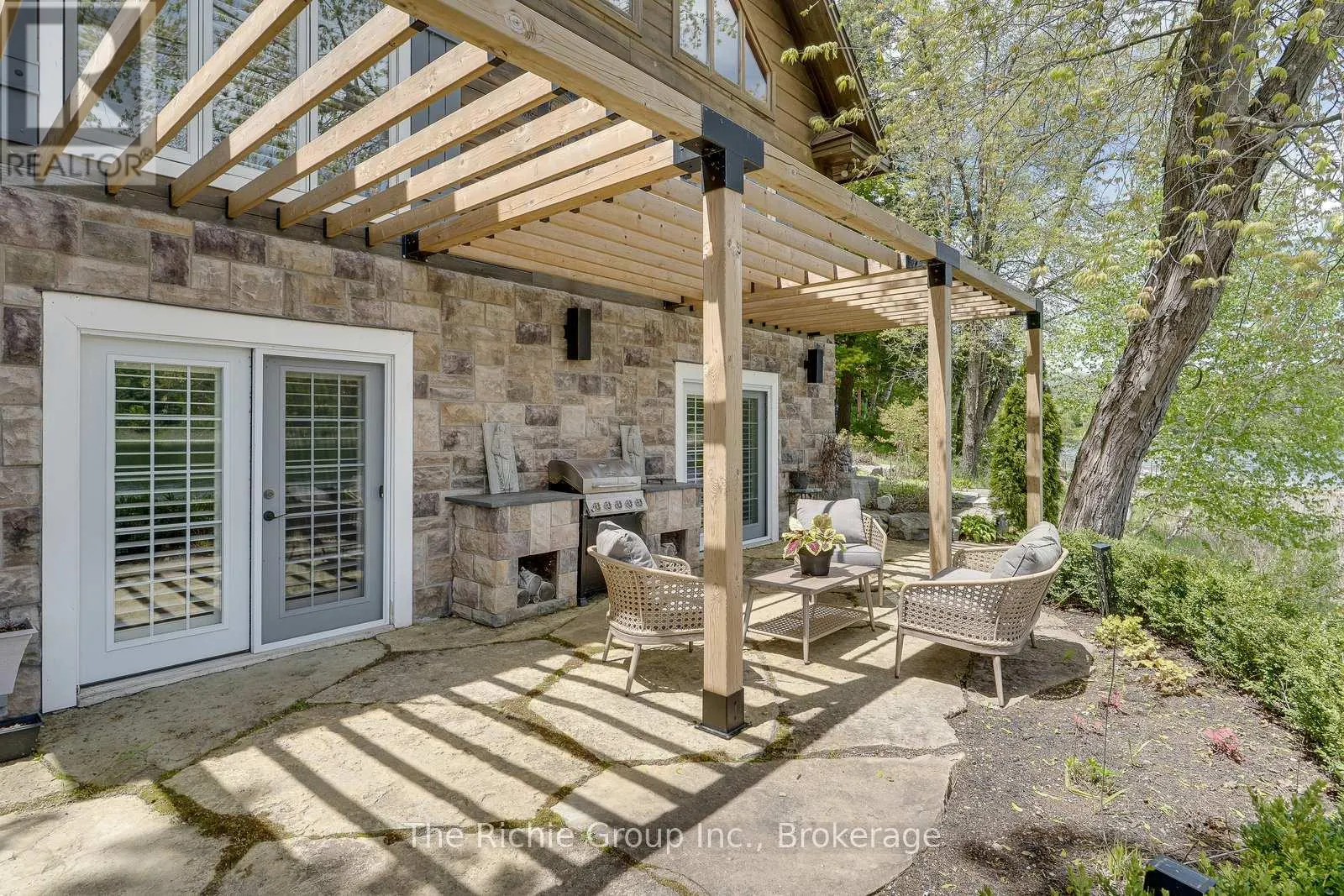 143 GREEN LAKE ROAD W