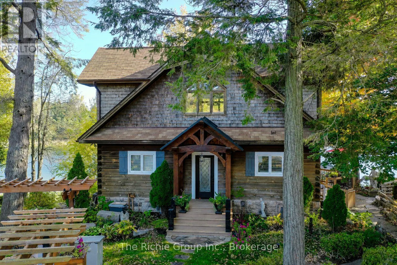 143 GREEN LAKE ROAD W