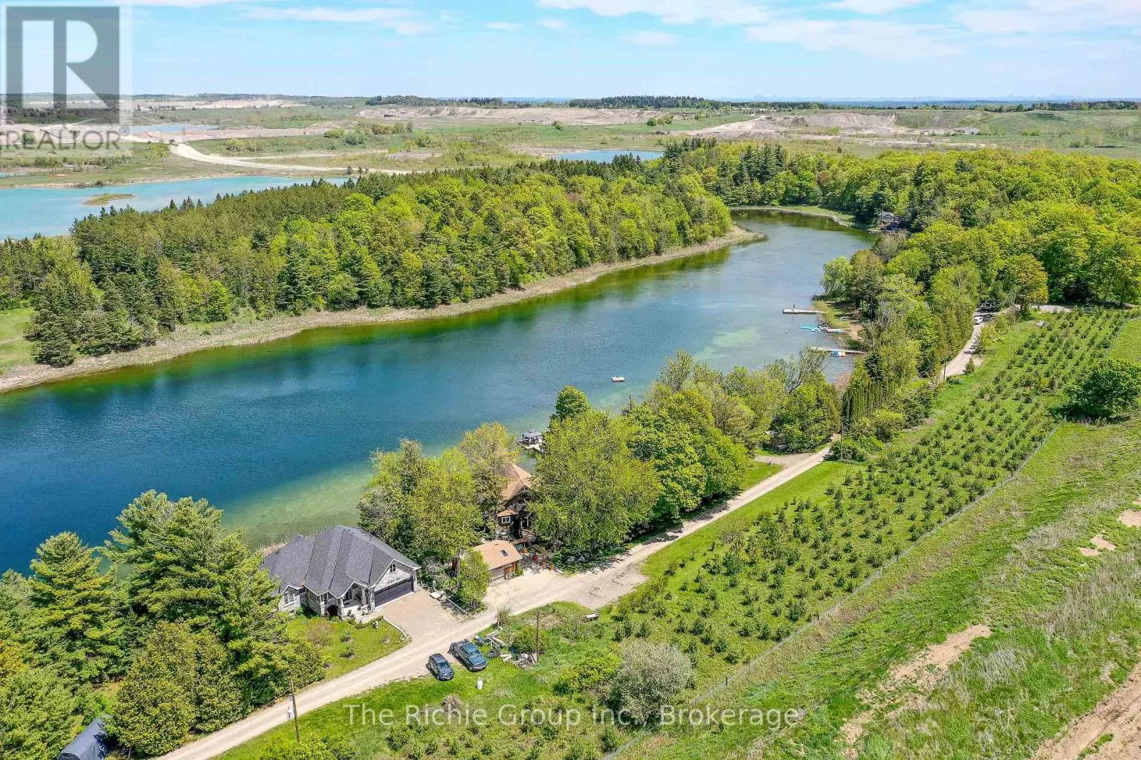 143 GREEN LAKE ROAD W