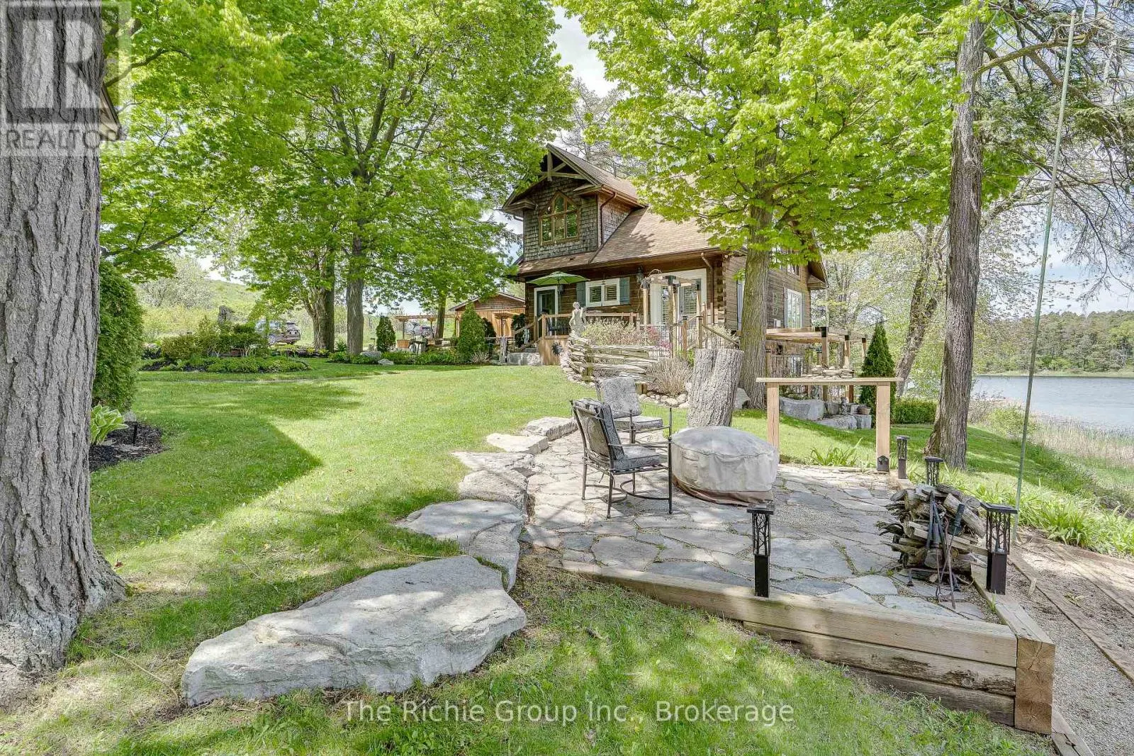 143 GREEN LAKE ROAD W