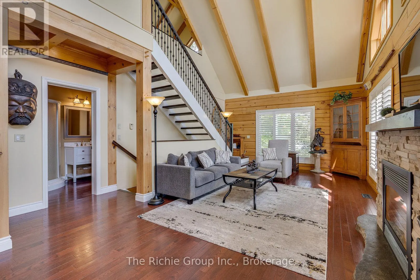 143 GREEN LAKE ROAD W