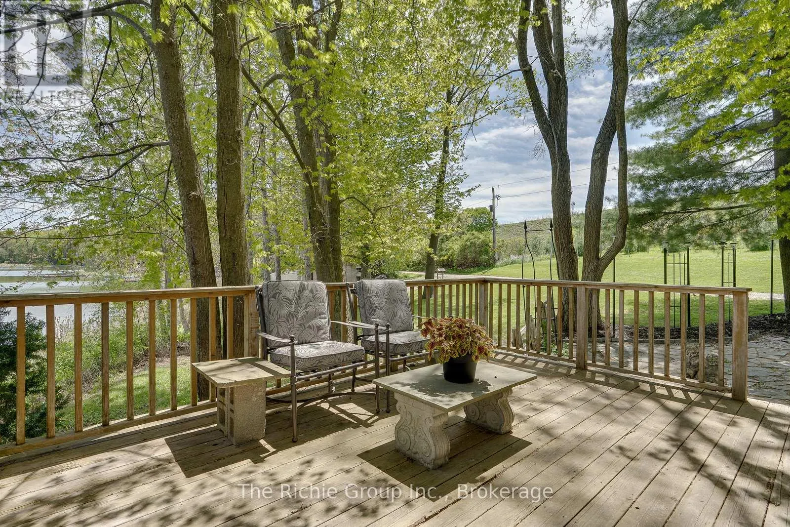 143 GREEN LAKE ROAD W
