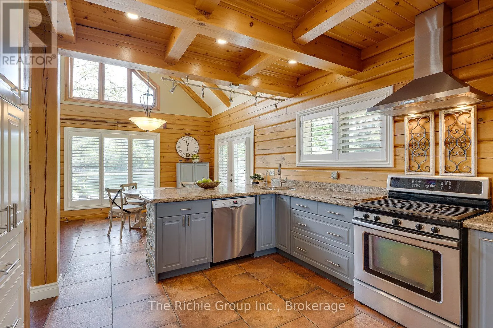 143 GREEN LAKE ROAD W