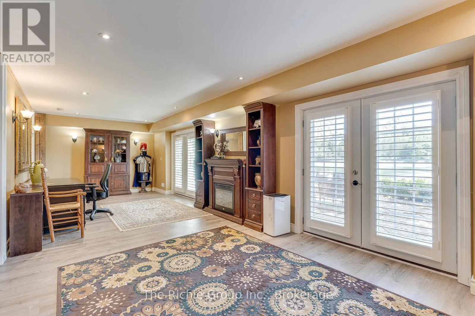 143 GREEN LAKE ROAD W