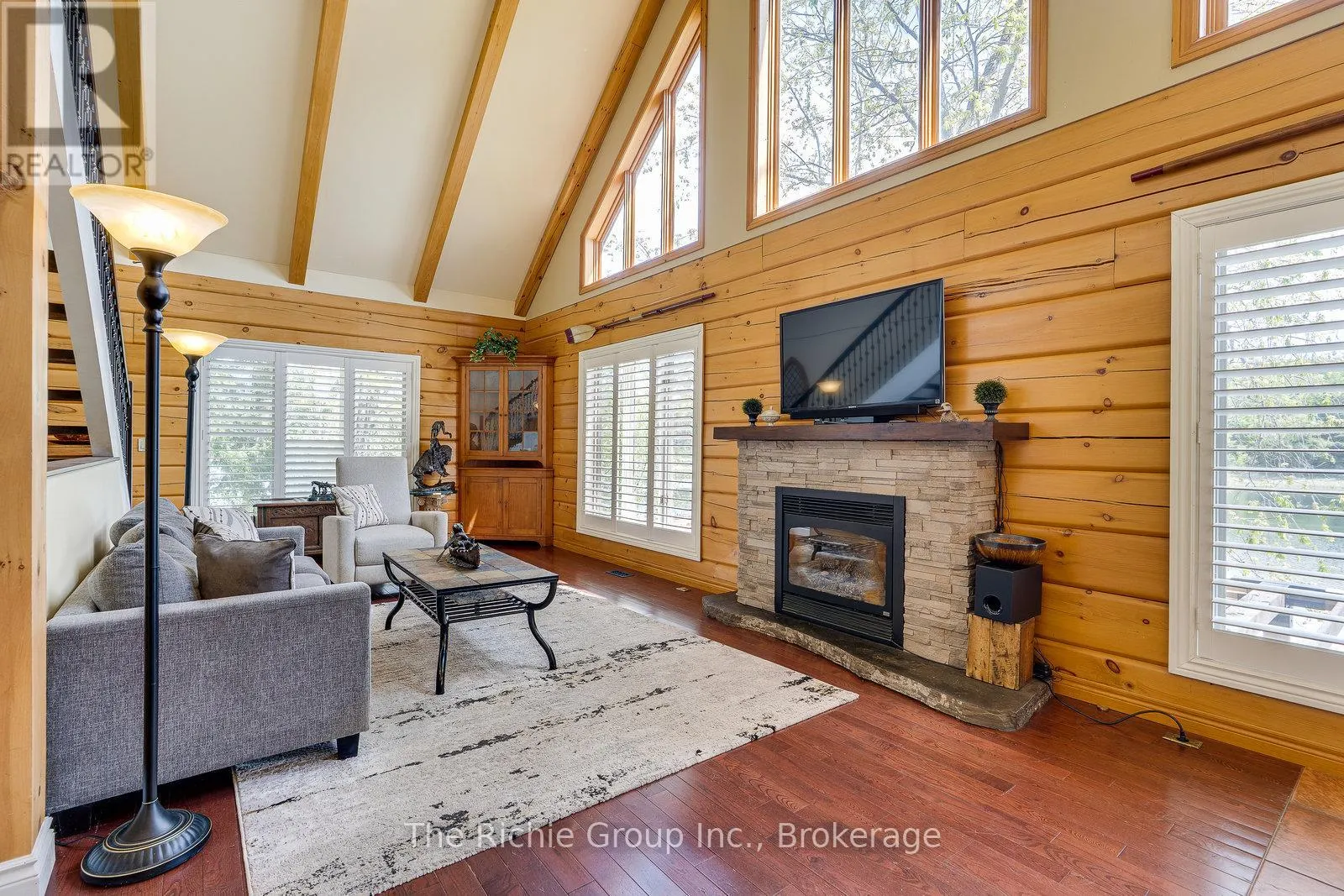 143 GREEN LAKE ROAD W