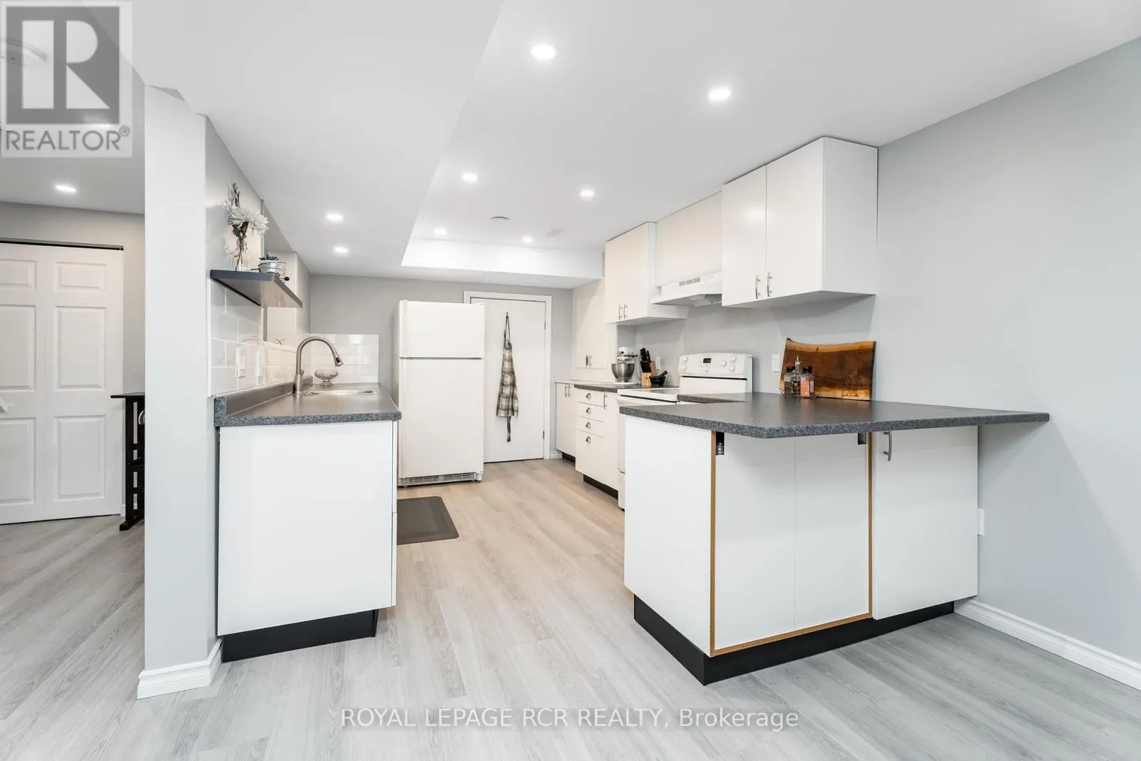 234 HOWARD CRESCENT