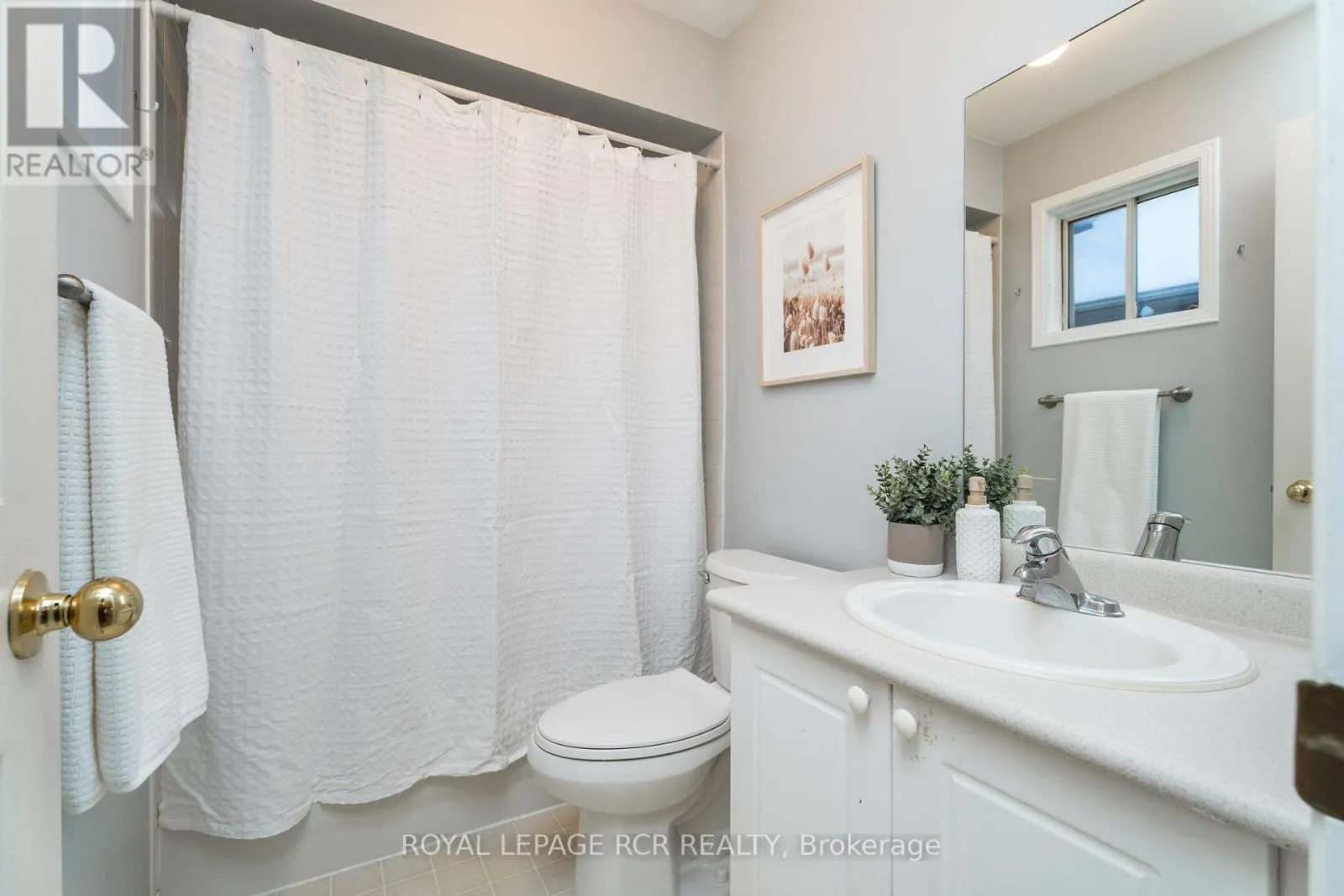 234 HOWARD CRESCENT