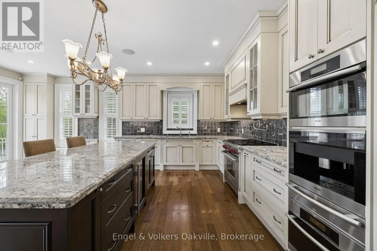 1182 STREAMBANK DRIVE