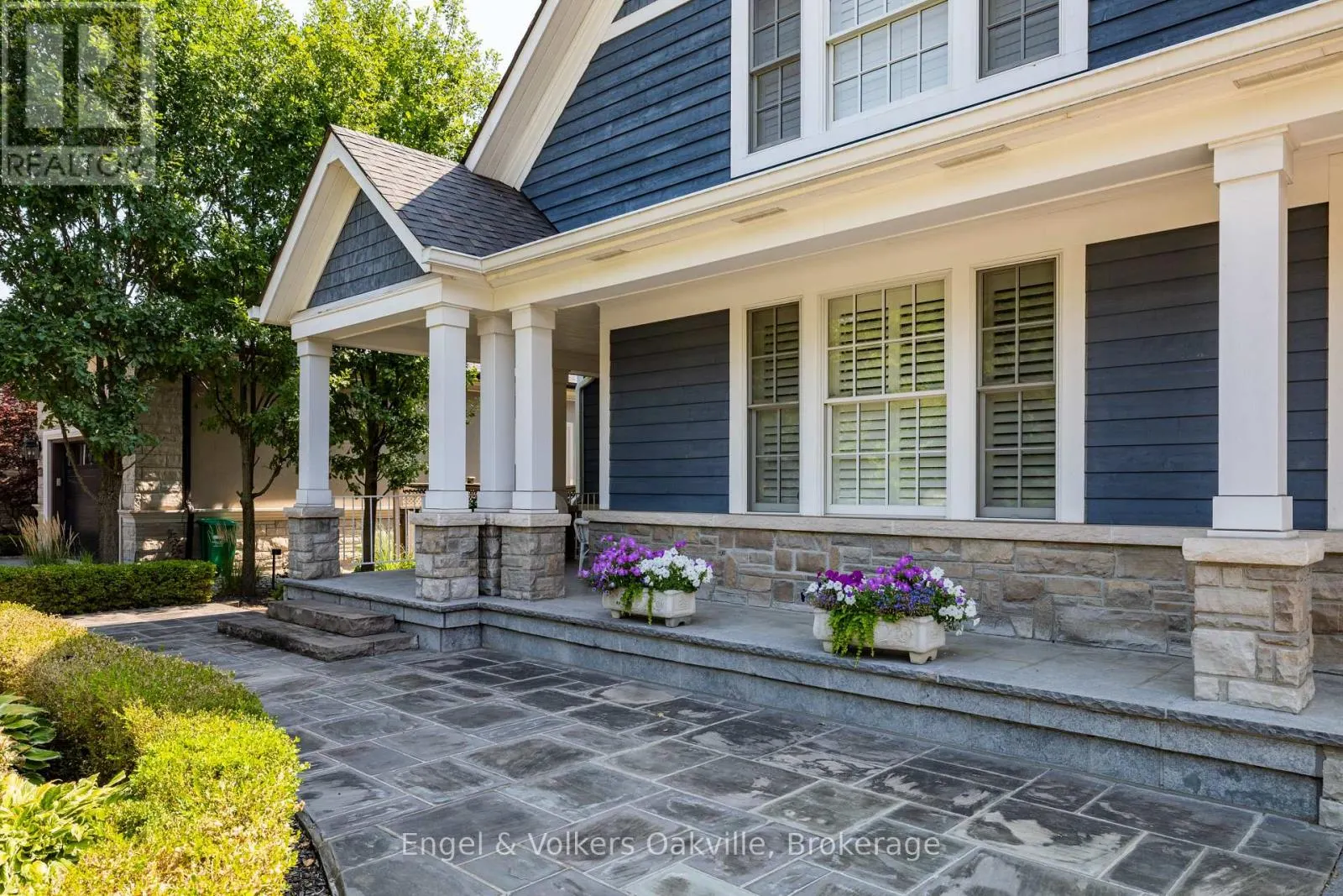 1182 STREAMBANK DRIVE